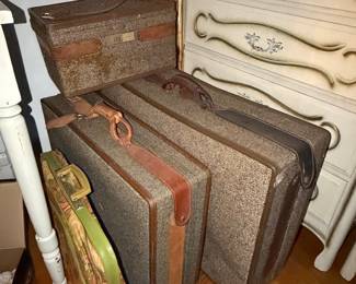 Vintage Hartmann Tweed Luggage Set