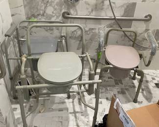Commode Chair
