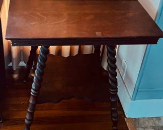 ANTIQUE BARLEY TWIST TABLE