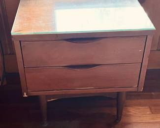 MID-CENTURY NIGHT STAND