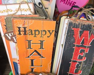 HUNDREDS of Holiday Signs