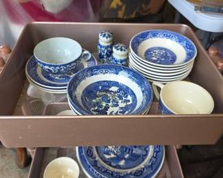 Blue Willow Pattern Dishes