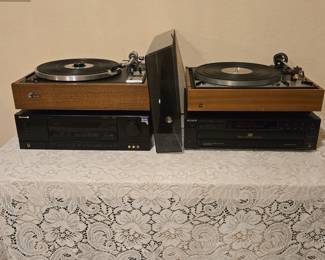 2 Turntables & Receivers