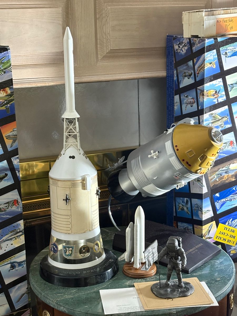 (Left) North American Aviation Apollo Spacecraft CSM Model (Right) 1:32 scale model of an Apollo command module, by toys and models corporation