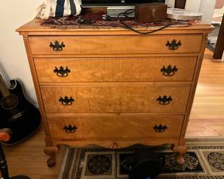 Maple chest