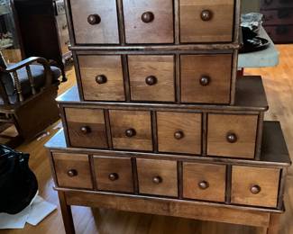 Multi-drawer chest