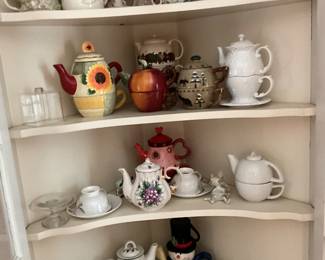 China ware tea pots