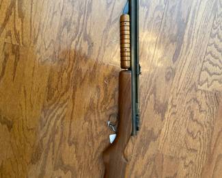 Vintage Benjamin 22cal pellet rifle Model 312, per serial # (H91663) appears to be made in 1958