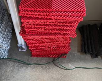 @40 pieces in red