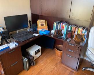 Nice office desk setup