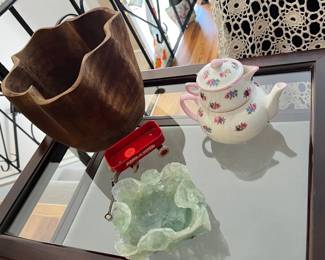 Awesome wood vase and look at that mini Radio Flyer!