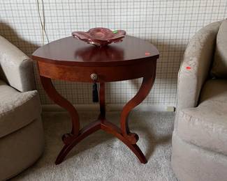 Seriously, this Bombay Table is gorg!