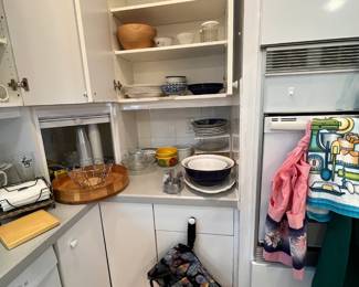 Kitchen plates for everyday serving