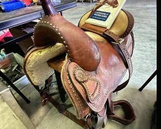 Trail saddle