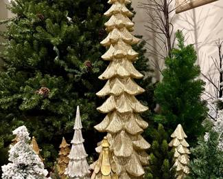 Lots of Holiday Decor!