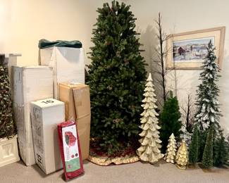 TONS of Xmas items!