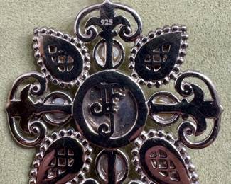 detail