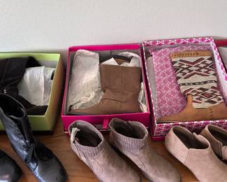 Men Clothing (Medium - Large, Size 10 Shoes) Women's Clothing (Small, Size 9.5 Shoes)