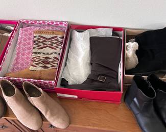 Men Clothing (Medium - Large, Size 10 Shoes) Women's Clothing (Small, Size 9.5 Shoes)
