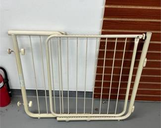 metal child or pet safety gate