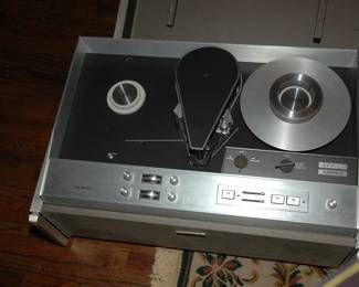 AMPEX VR 6000 EARLY PORTABLE VIDEO RECORDER, WITH TAPES, AND ACCESSORIES