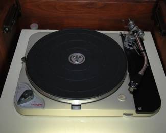 THORENS TD-124 TURNTABLE, WITH SME 3009 ARM