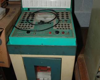 VINTAGE DRUGSTORE TUBE TESTER