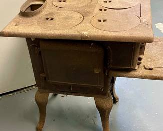 ANTIQUE "HICKORY" WOOD STOVE No. 7-14J