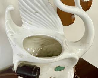 VINTAGE MADDUX OF CALIFORNIA CERAMIC SWAN TV LAMP & PLANTER