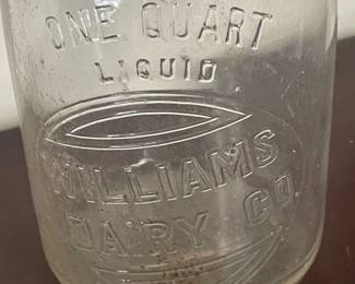 VINTAGE WILLIAMS DAIRY CO. GLASS QUART MILK BOTTLE