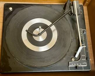 VINTAGE PHILCO/FORD STEREO/PHONO/8-TRACK