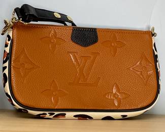 LV PURSE