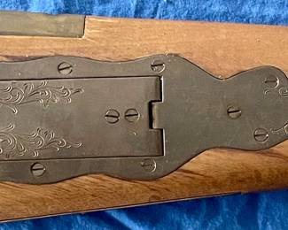MODERN REPRODUCTION KENTUCKY-STYLE FLINT LOCK LONG RIFLE, .45 BLACK POWDER ONLY, ULTRA-HI CORP. by MIROKU in JAPAN