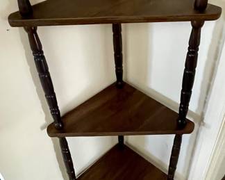VINTAGE CORNER SHELF