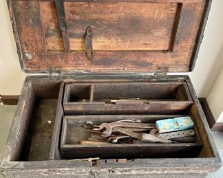 ANTIQUE WOODEN TOOL CHEST/TRUNK
