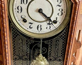 ANTIQUE NELSON H. BROWN KITCHEN MANTLE CLOCK