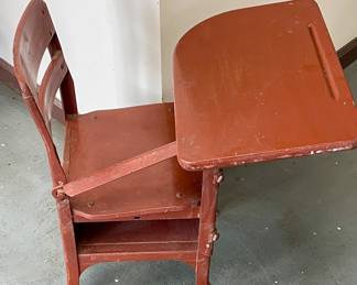 VINTAGE CHILD's SCHOOL DESK/CHAIR