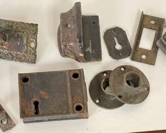 LOT OF ANTIQUE HARDWARE