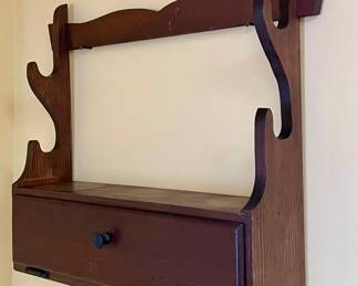 WALL-MOUNT GUN RACK