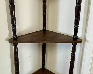 VINTAGE CORNER SHELF