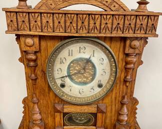 ORNATE ANTIQUE Wm. L. GILBERT MANTLE CLOCK