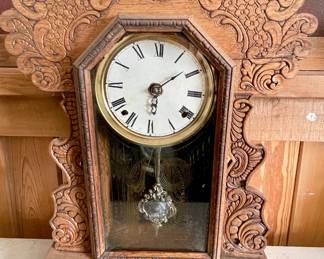ANTIQUE THE INGRAHAM CO. KITCHEN MANTLE CLOCK
