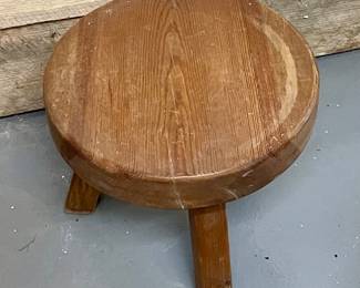 VINTAGE/ANTIQUE MILKING STOOL