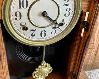 ANTIQUE NELSON H. BROWN KITCHEN MANTLE CLOCK