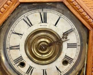 ANTIQUE KITCHEN MANTLE CLOCK