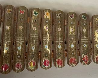VINTAGE 1950s CHILDREN'S GREEK GLOCKENSPIEL/XYLOPHONE