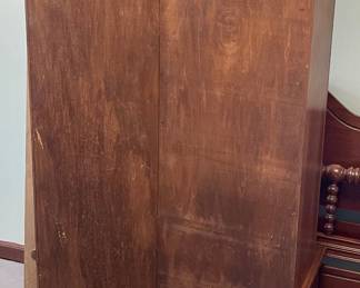 8-CAPACITY GUN CABINET - LOCK NEEDS TO BE REPLACED