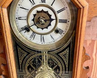 ANTIQUE KITCHEN MANTLE CLOCK