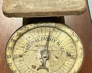 ANTIQUE 1912-1913 NATIONAL FAMILY SCALE by AMERICAN CUTLERY CO. 