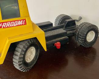VINTAGE 1963 MATTEL V-ROOM MOTORIZED DUMP TRUCK